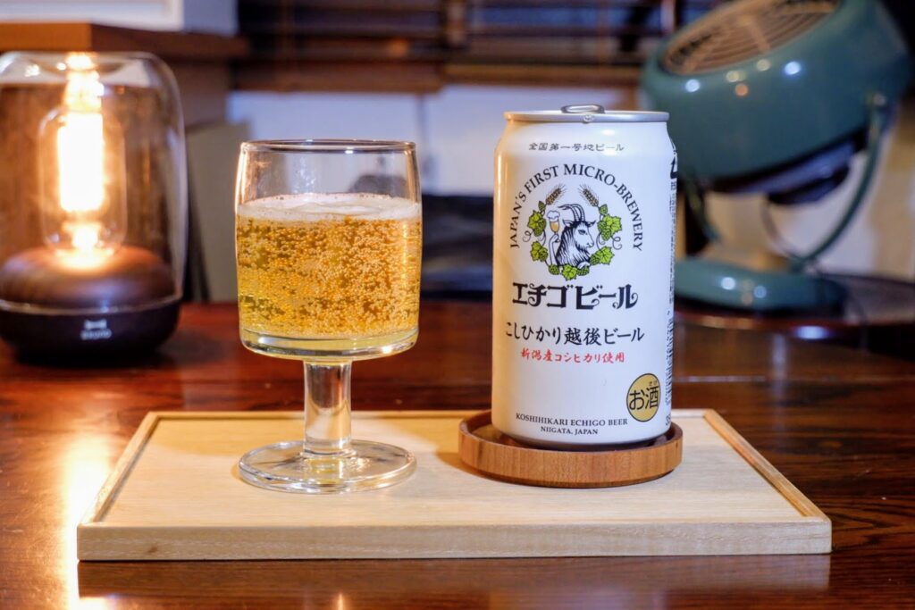 グラスに注いだこしひかり越後ビール